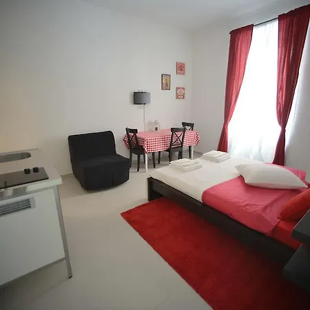 Casa Petrarca 2* Turin