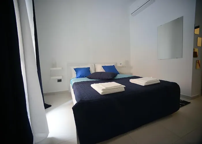 Casa Petrarca 2*