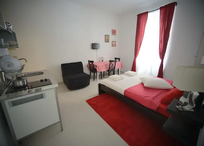 Casa Petrarca 2* Turin